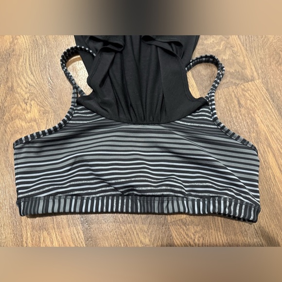 Athleta Cobra Dot Invigorate Tank Top Black Gray stripe Size Large - Picture 7 of 8